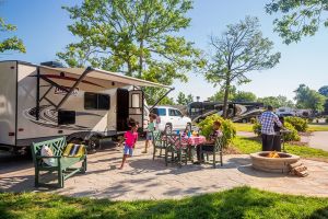THE BENEFITS OF RV AWNINGS